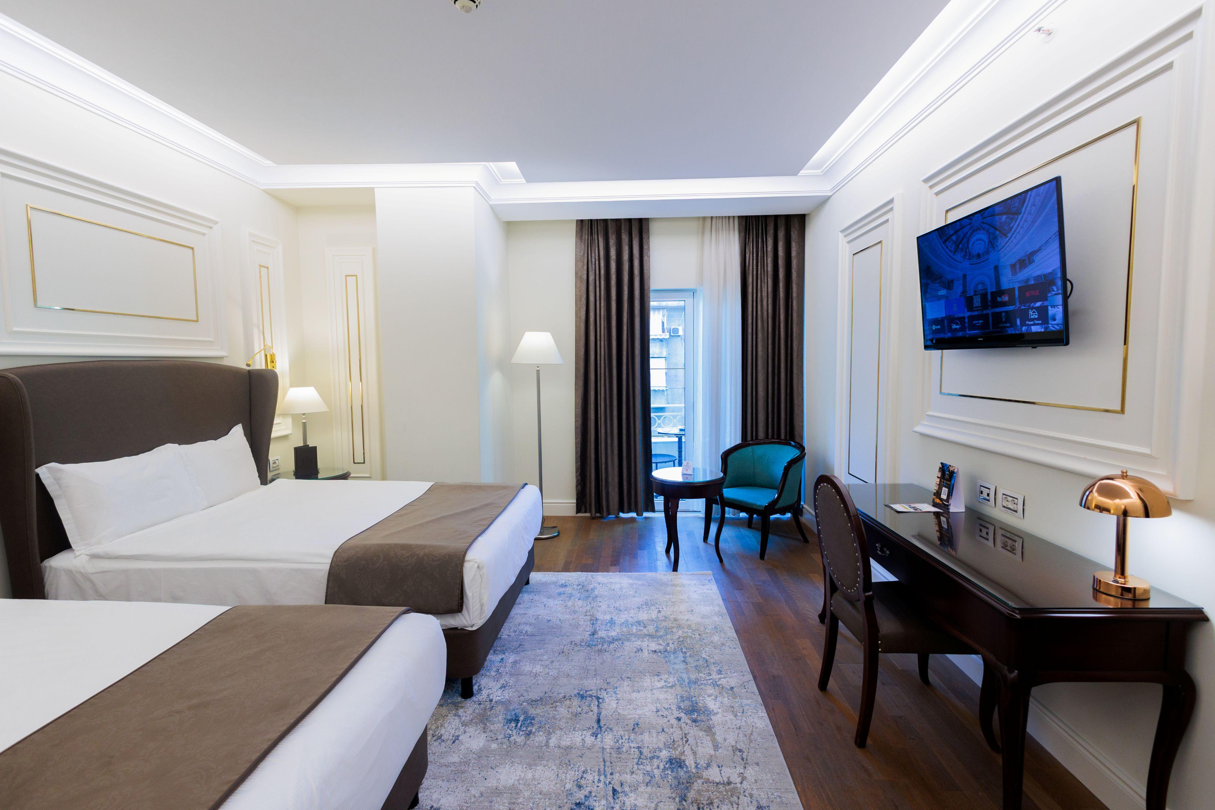 Deluxe Family Room