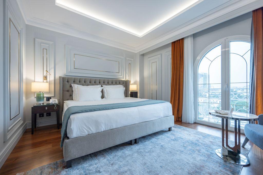 Deluxe King with City View